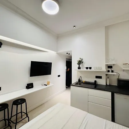 24 Center Apartment